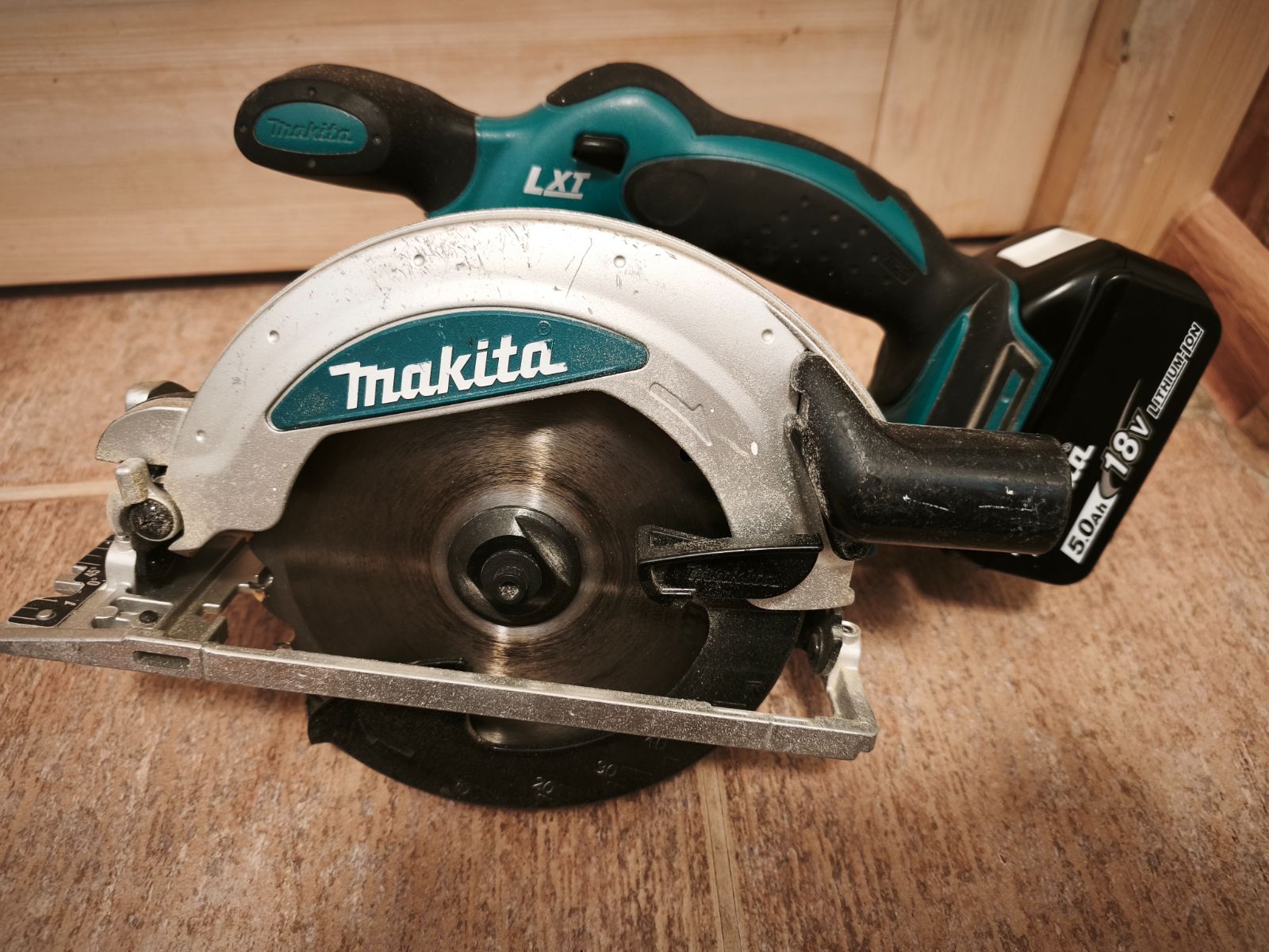 Makita ketassaag + 5Ah aku